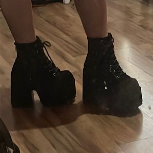 Demonia velvet camels.